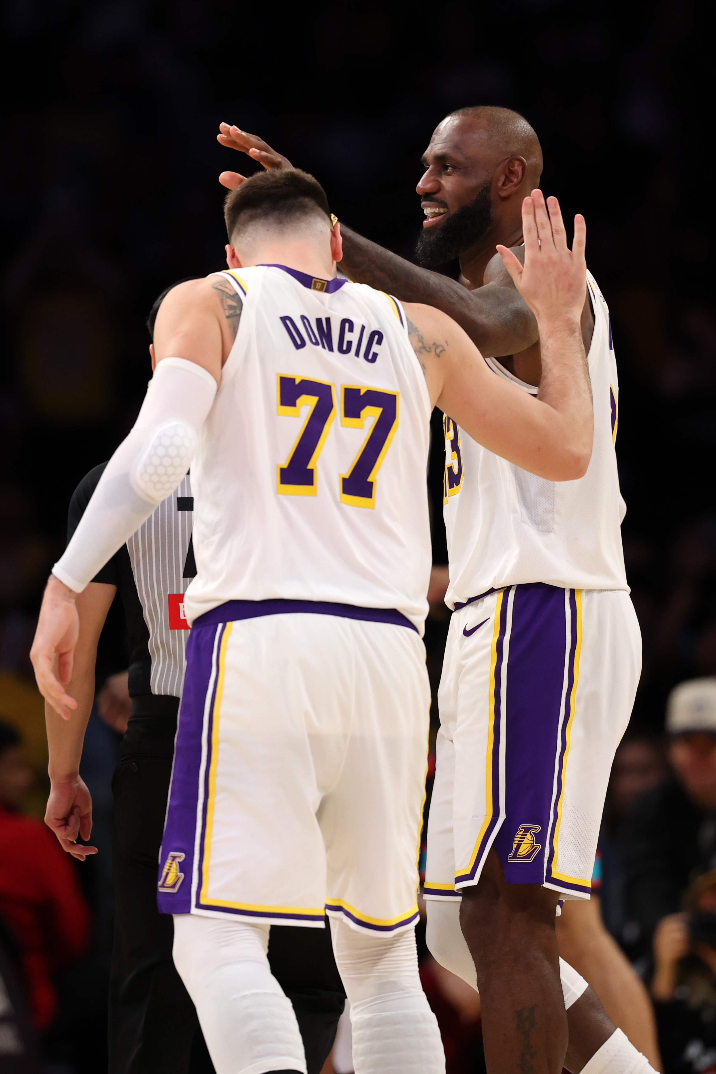 电竞世界杯-斯玛特：我经常被詹姆斯和东契奇逗笑 他们的有些表现真的太夸张